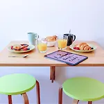Sweet Lemon - Bright Near Metro & Airport Apartamento